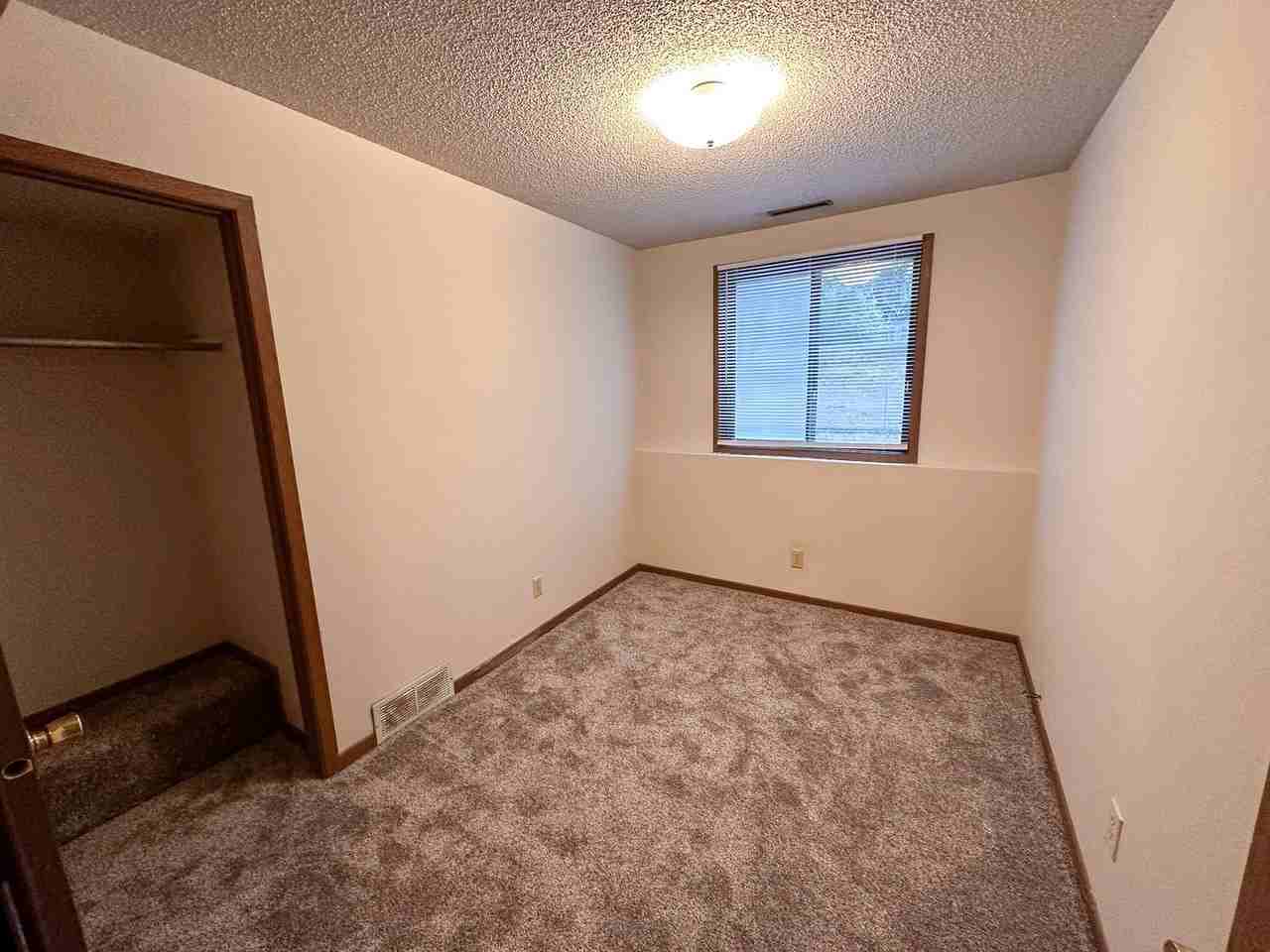309 S Franklin Ave - Photo 7 of 12