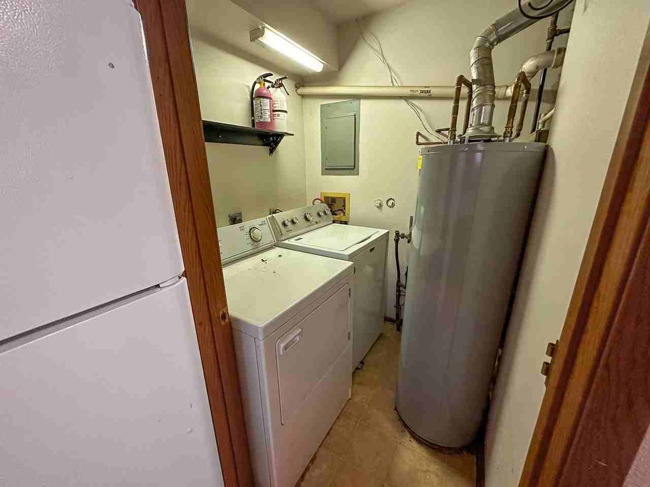 313 S Franklin Ave - Photo 5 of 12