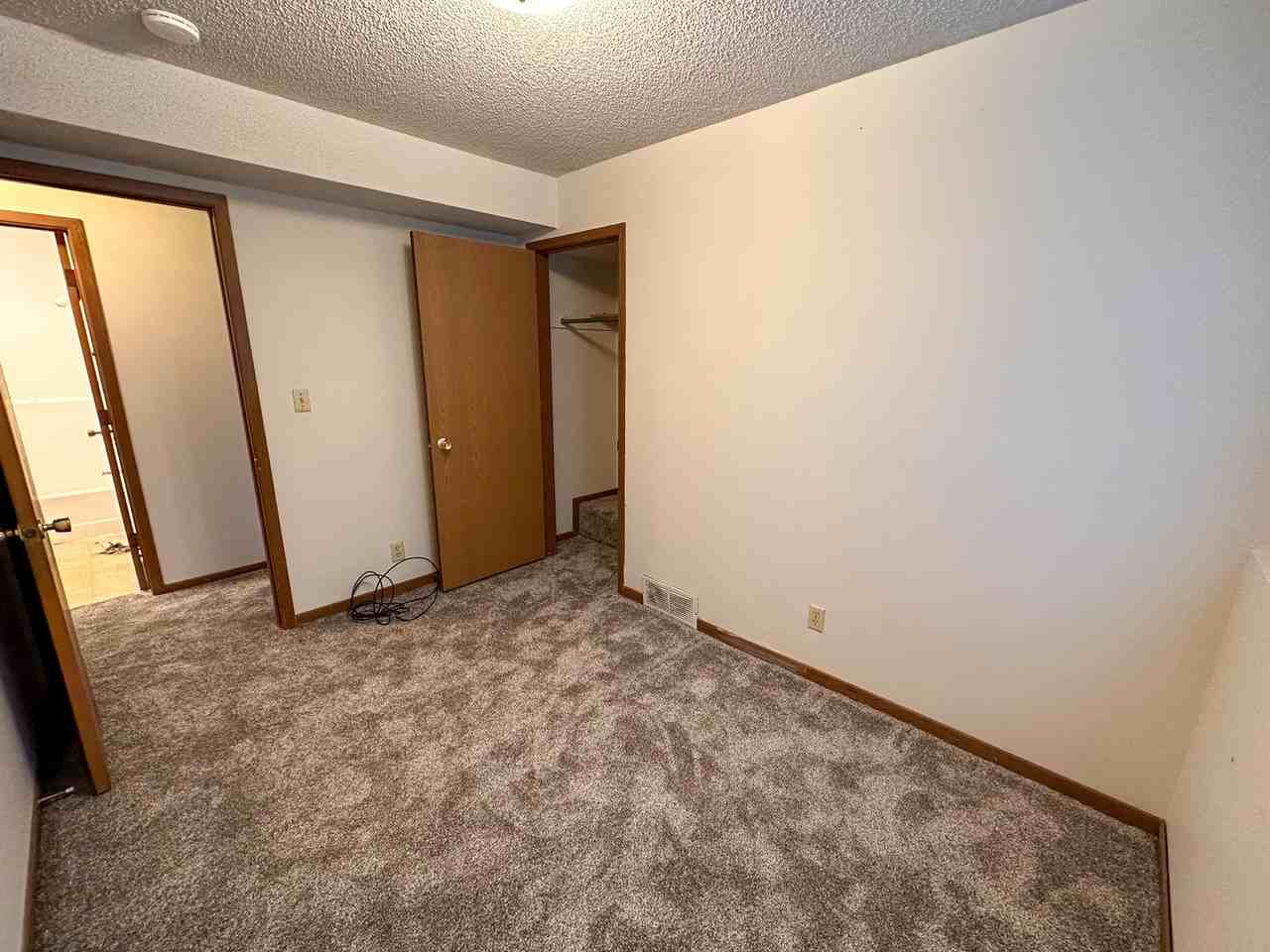 313 S Franklin Ave - Photo 7 of 12