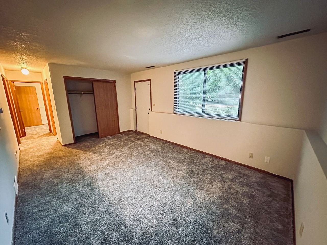 315 S Franklin Ave - Photo 6 of 12