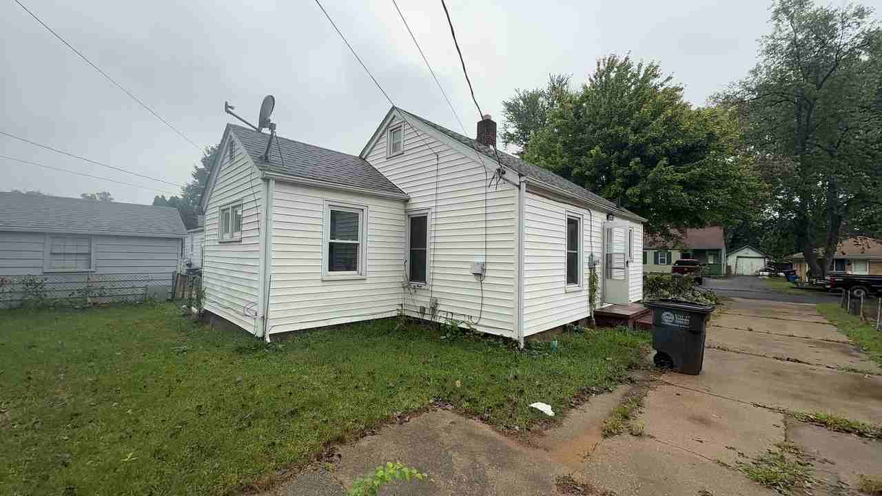 2723 Eldora Dr - Photo 2 of 18