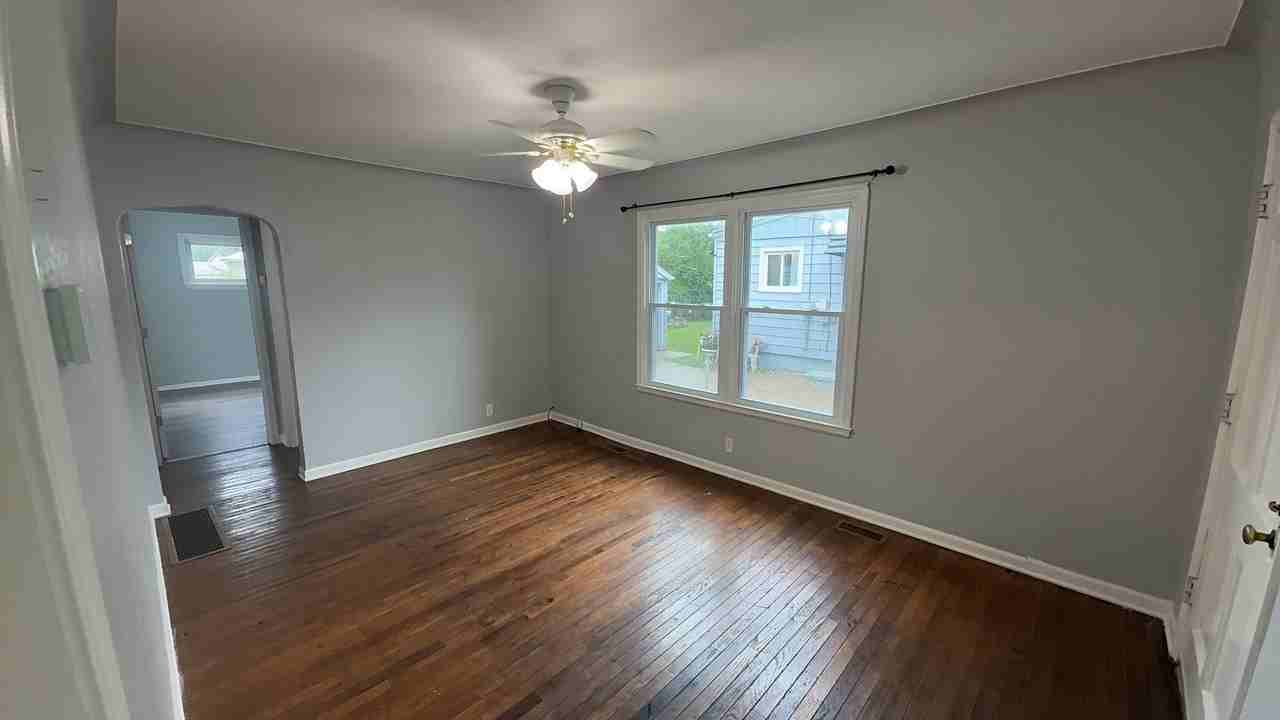 2723 Eldora Dr - Photo 4 of 18