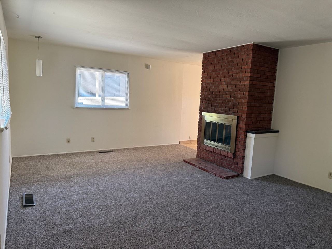 1404 Gretta St Ne - Photo 2 of 15