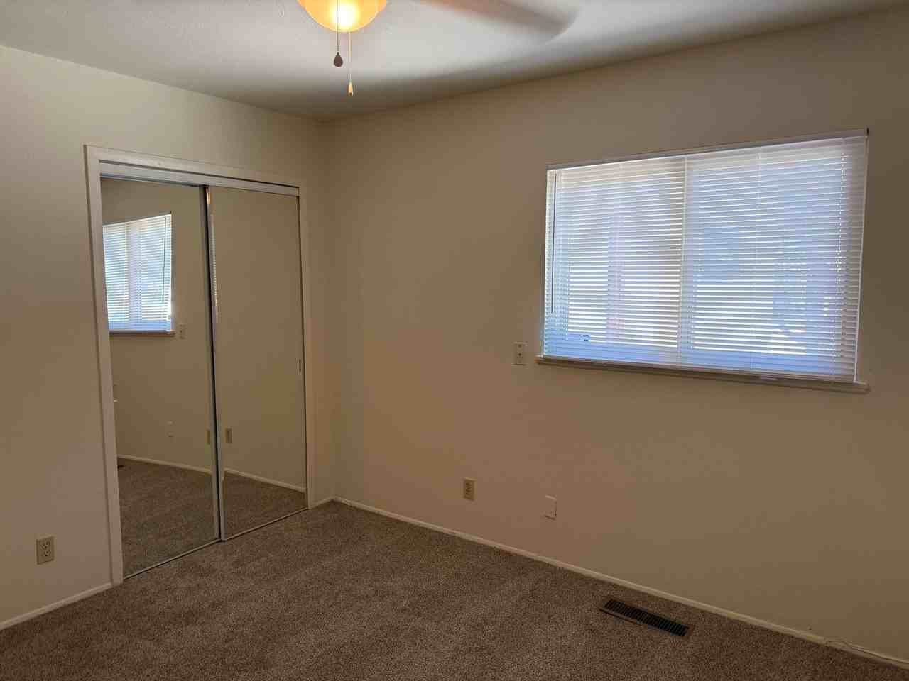 1404 Gretta St Ne - Photo 7 of 15