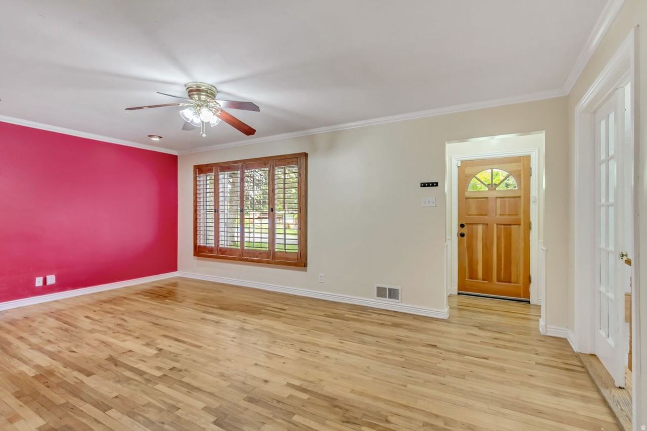 3135 S Valley St - Photo 2 of 20