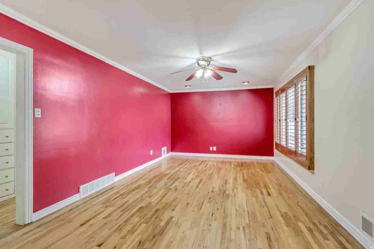 3135 S Valley St - Photo 4 of 20