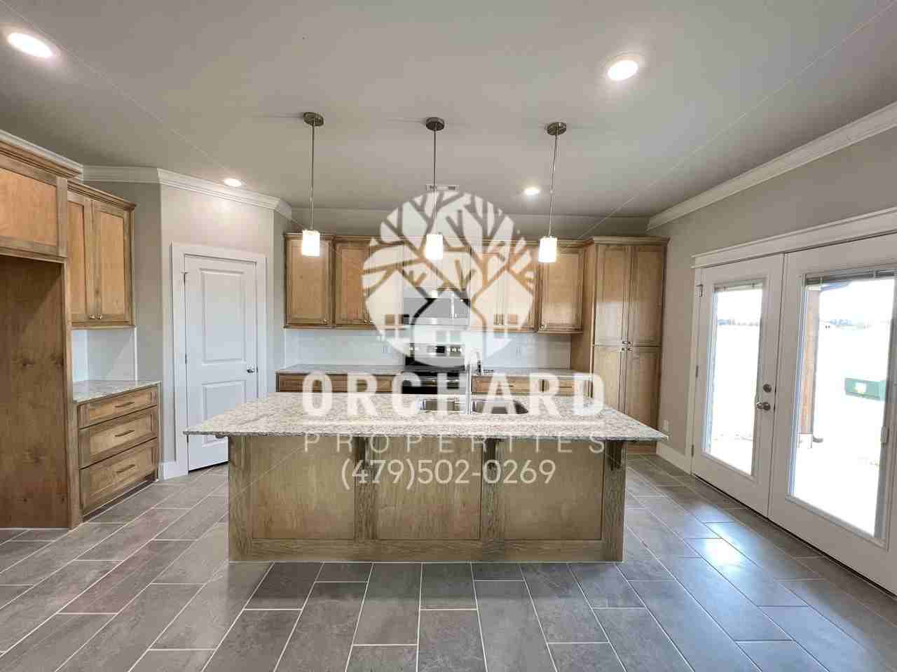 765 Woodplains Ave - Photo 4 of 14