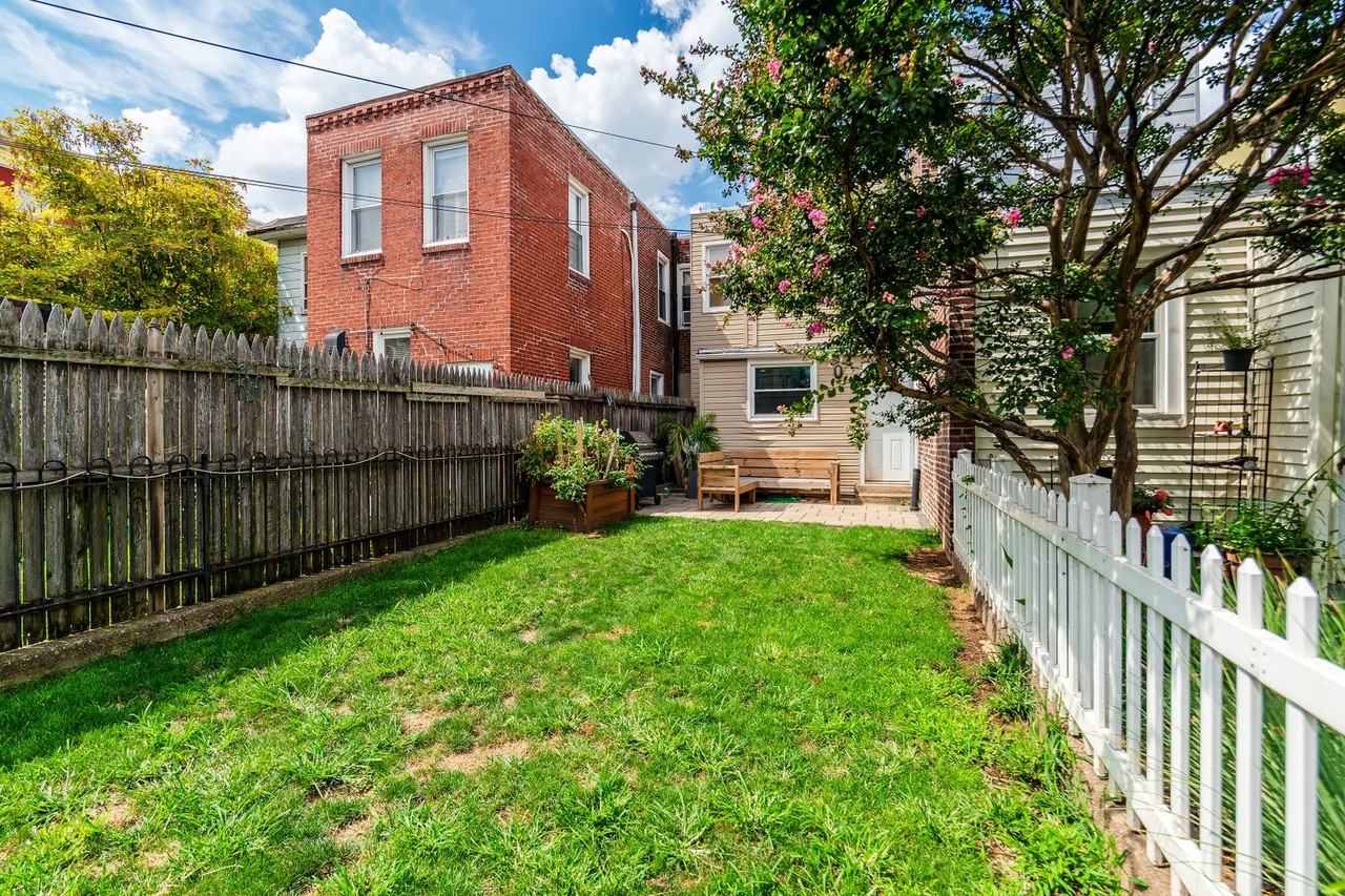 2627 E Thompson St - Photo 5 of 27