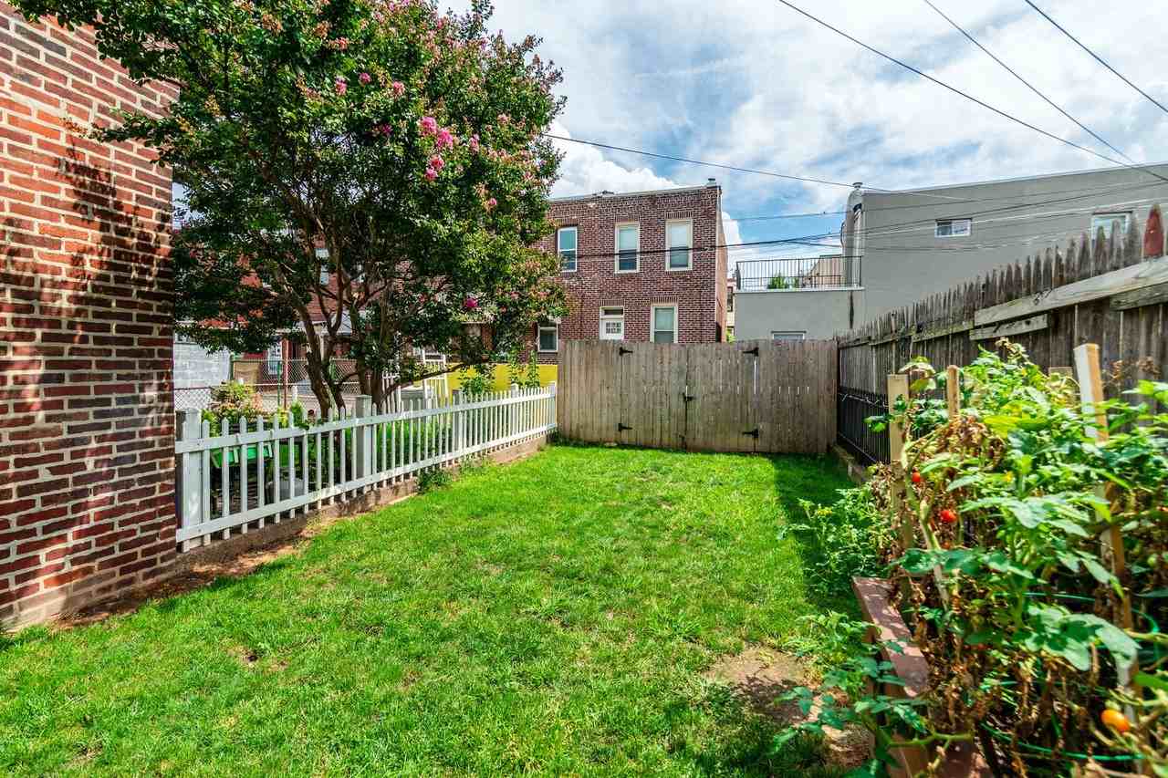 2627 E Thompson St - Photo 6 of 27