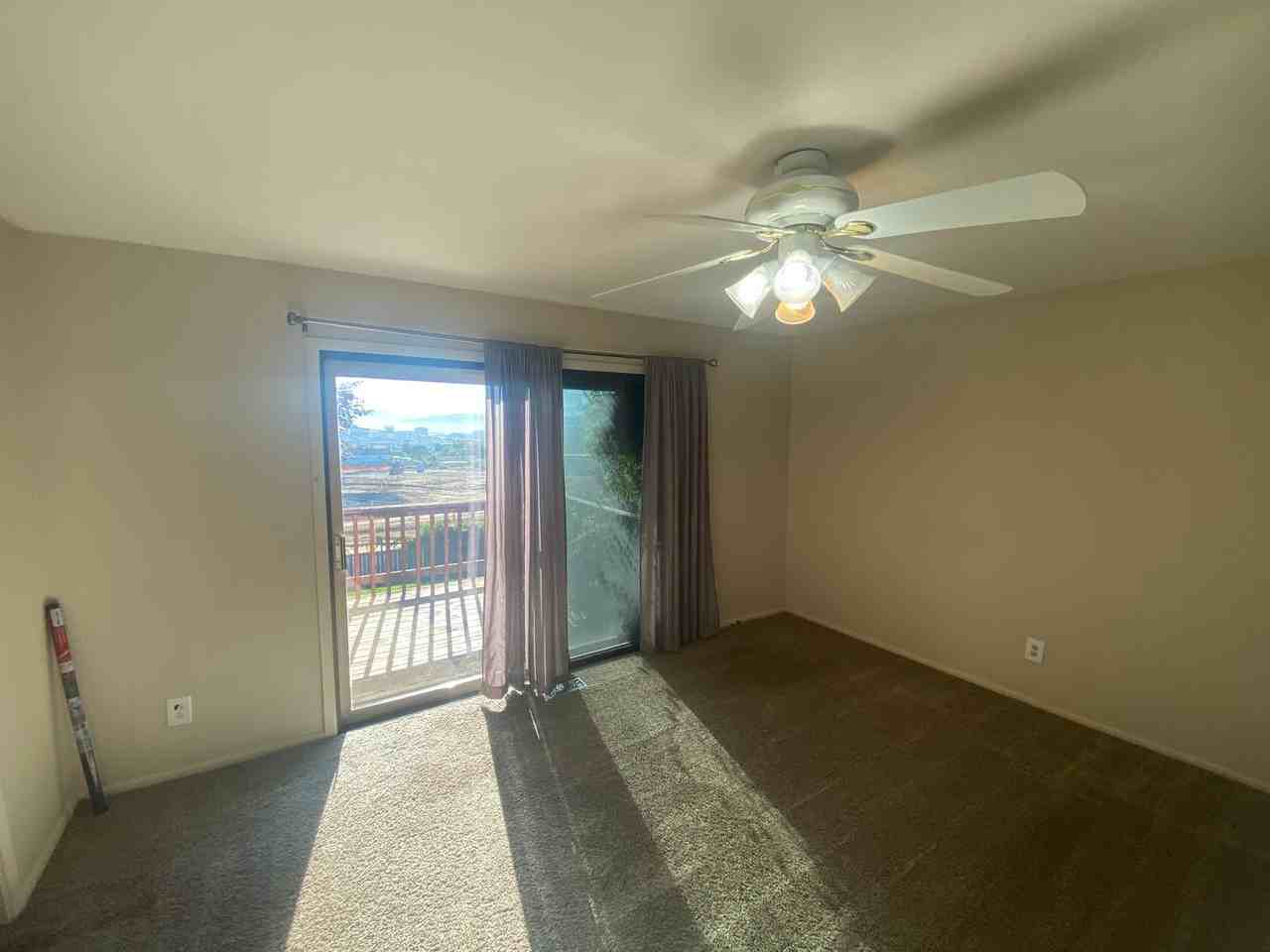 2565 Everett Dr - Photo 3 of 12