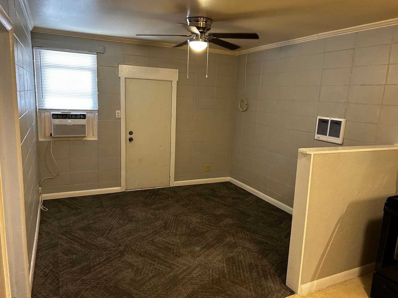 111 Morton St - Photo 3 of 6