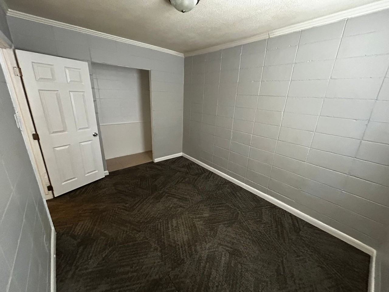 111 Morton St - Photo 5 of 6