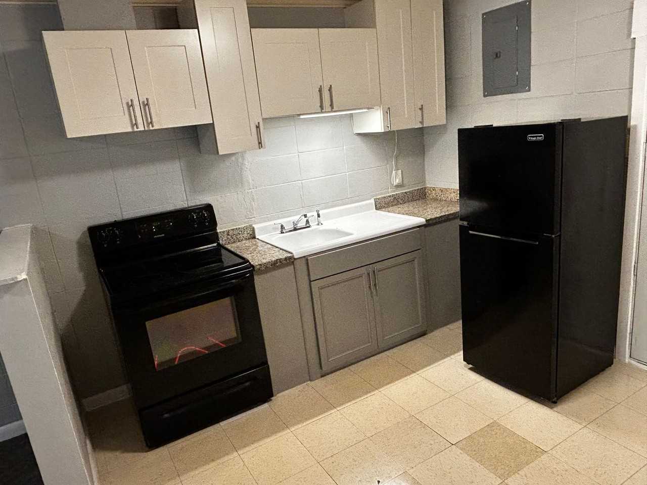 111 Morton St - Photo 6 of 6