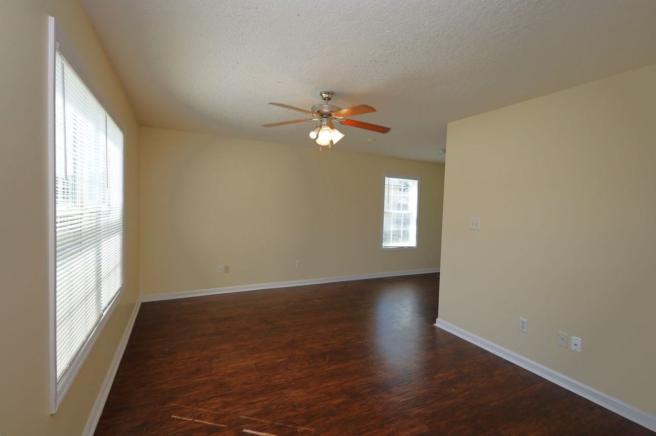 1801B Chestnut Dr - Photo 4 of 18
