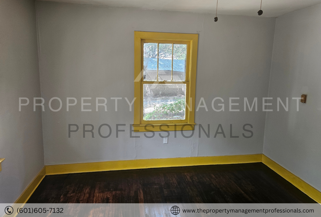 1209 Grammar St - Photo 3 of 17