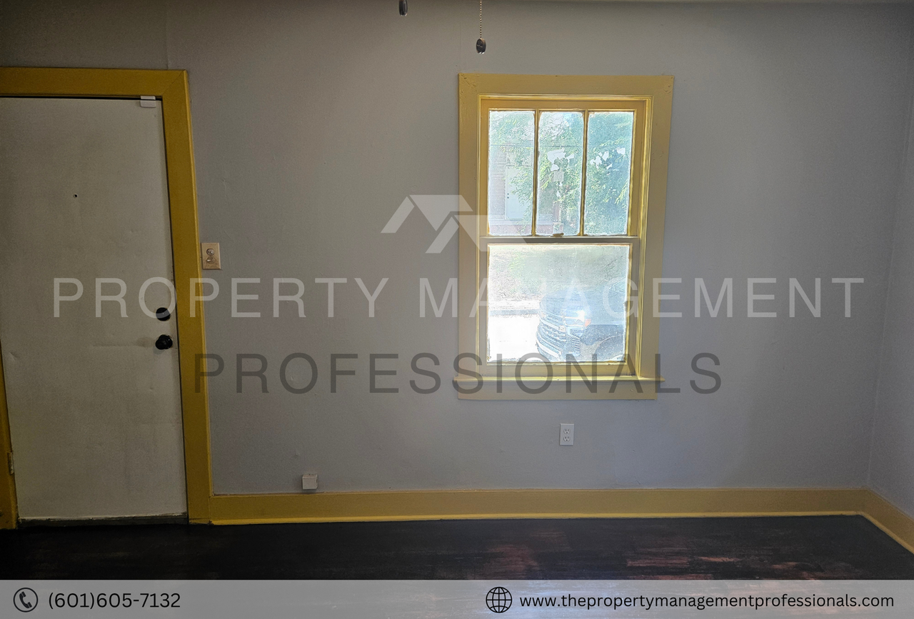 1209 Grammar St - Photo 5 of 17