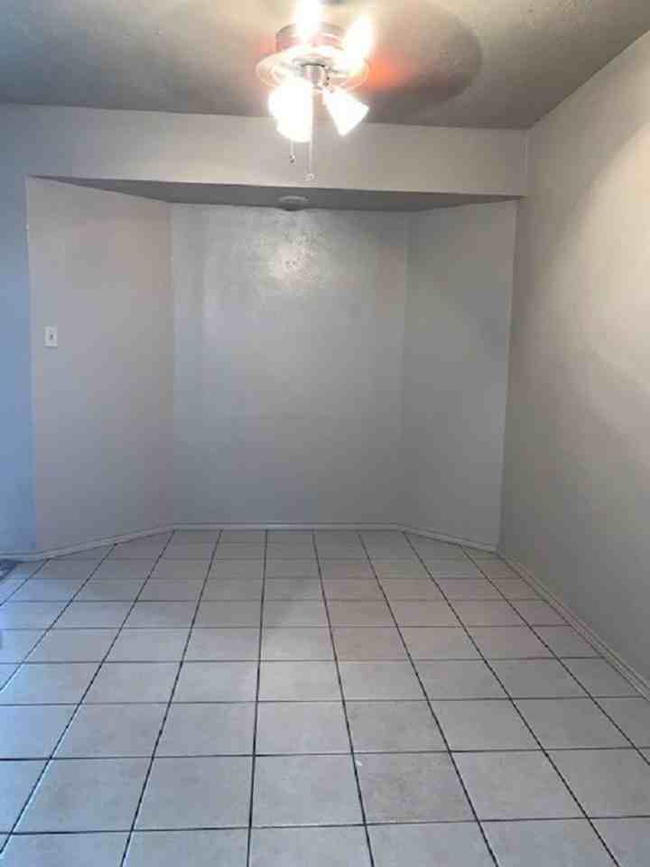5005 Se Kincaid Ave - Photo 5 of 16