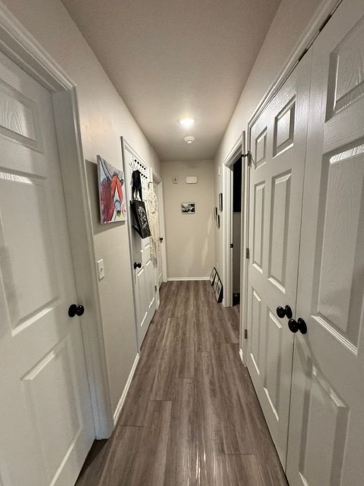 557 Parkhill Cir - Photo 7 of 9