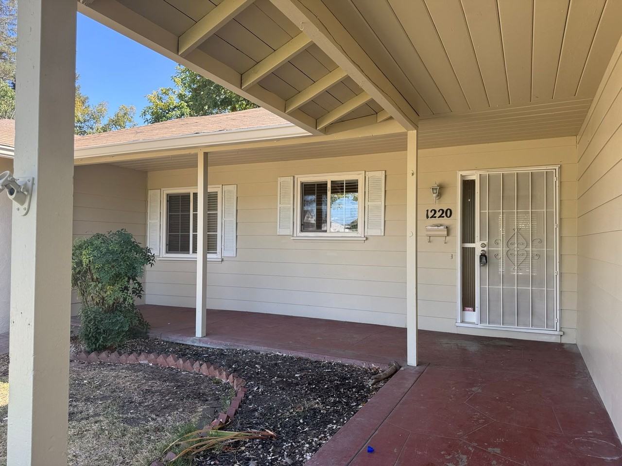 1220 W Benjamin Holt Dr - Photo 2 of 30