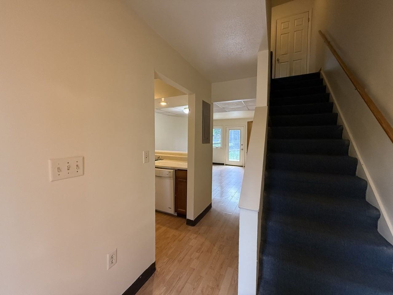 705 W College Ave - Photo 3 of 17
