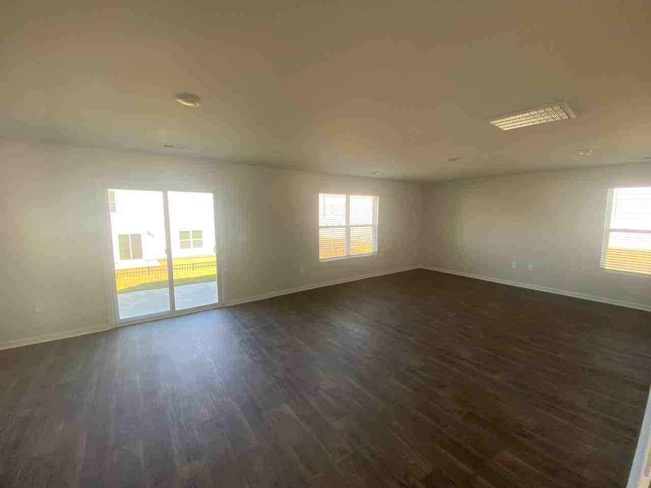 207 Windsong Dr - Photo 3 of 30