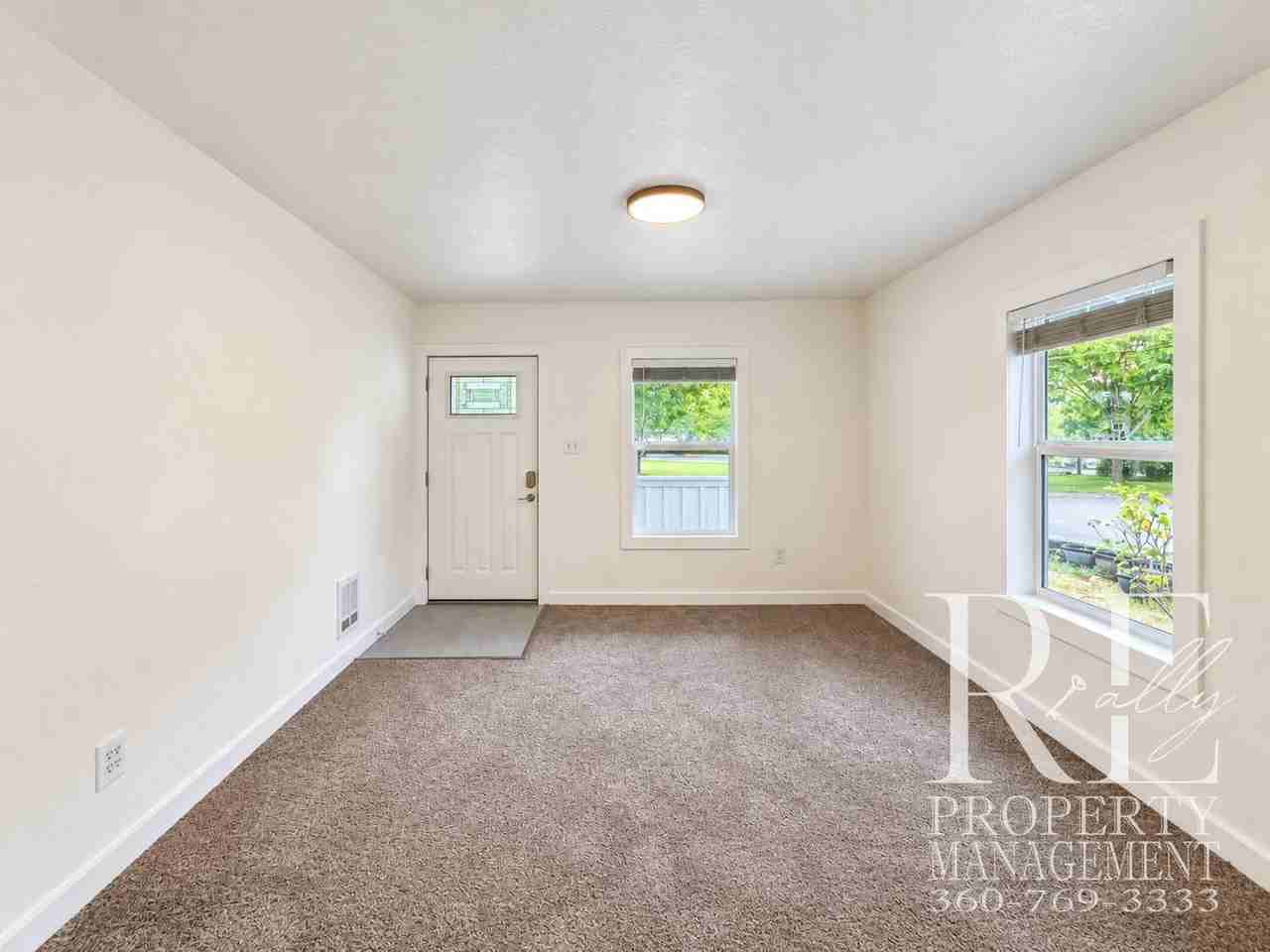 109 S Wycoff Ave - Photo 3 of 19