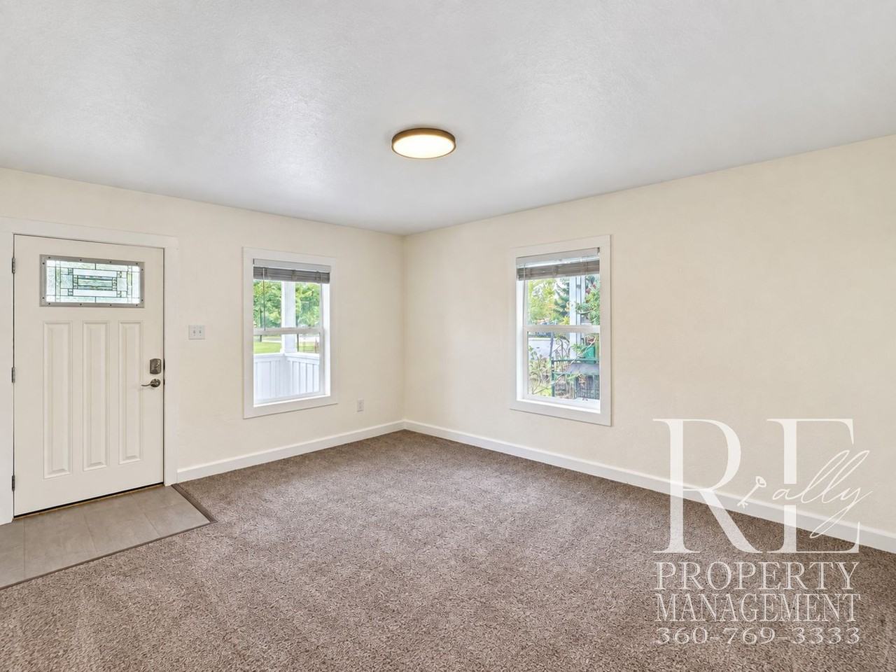 109 S Wycoff Ave - Photo 4 of 19