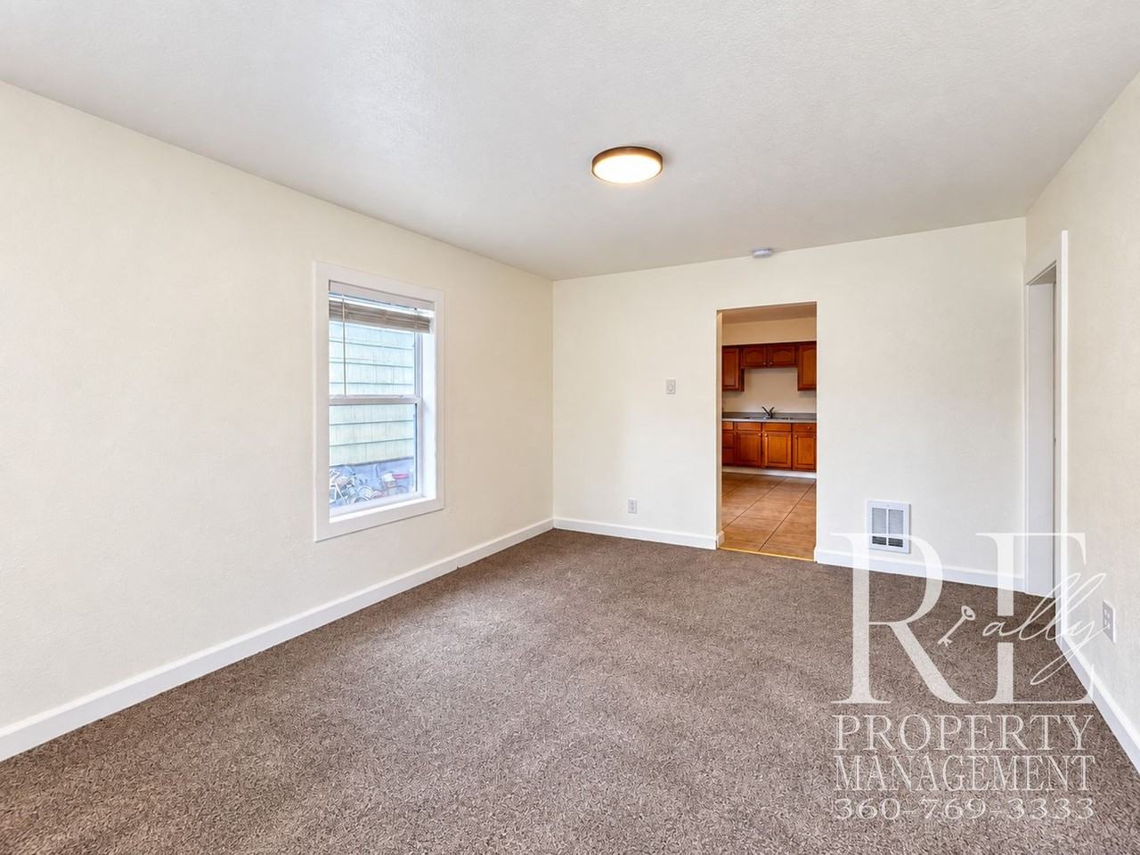 109 S Wycoff Ave - Photo 5 of 19