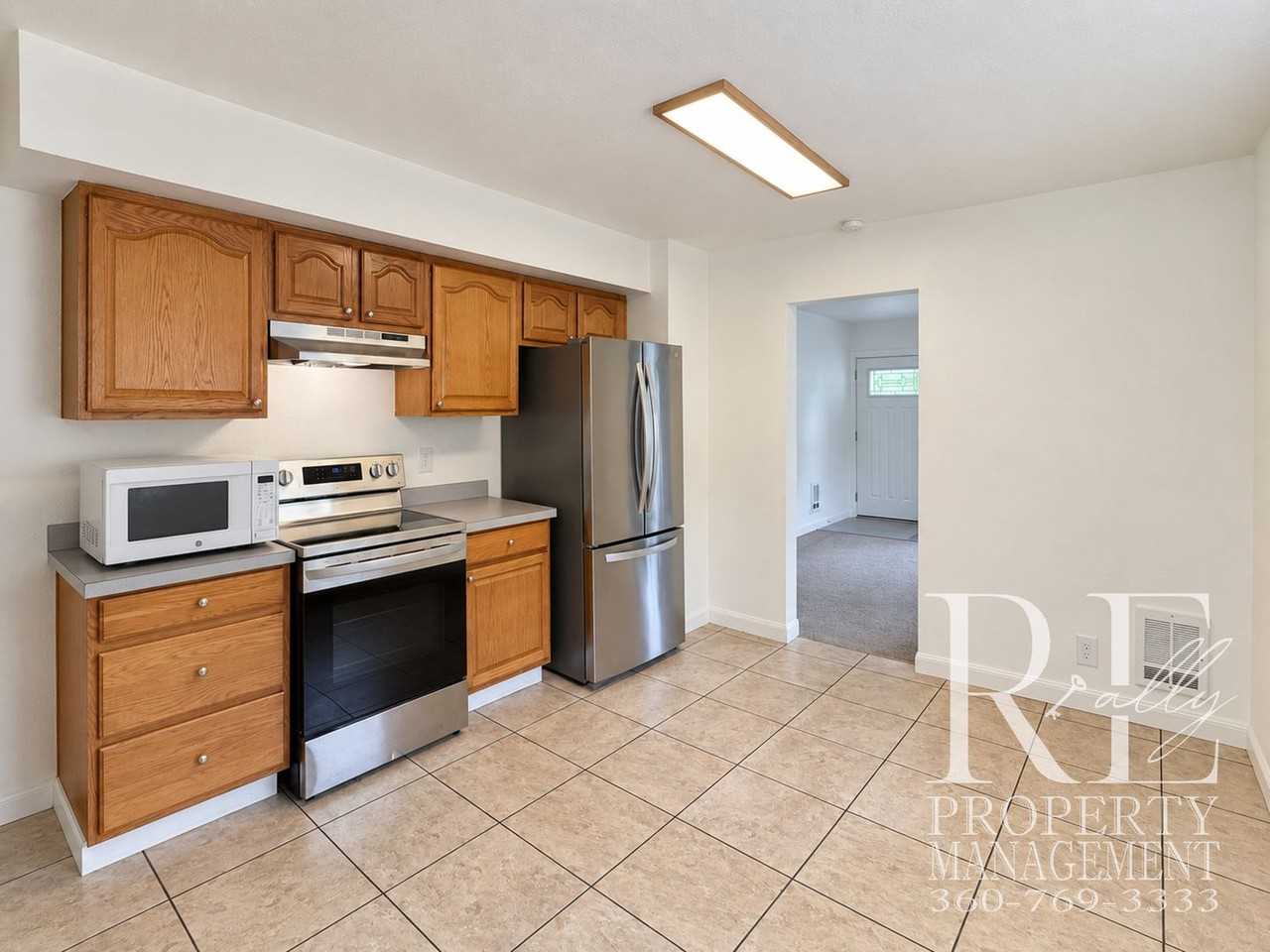 109 S Wycoff Ave - Photo 6 of 19