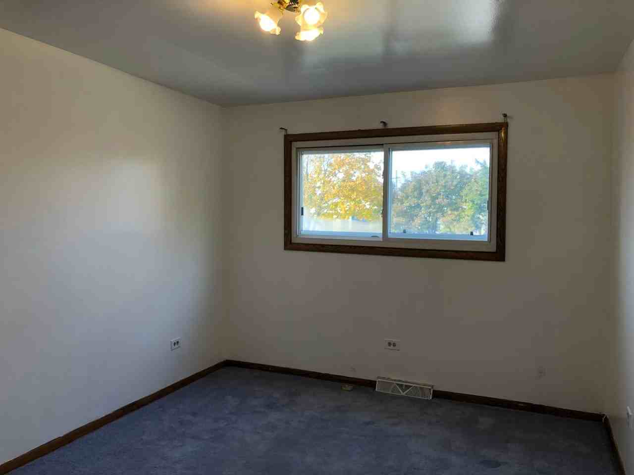 5041 Forster Ave - Photo 6 of 15