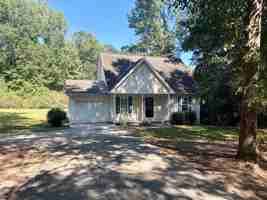 featured image of 119 Vineyard Rd