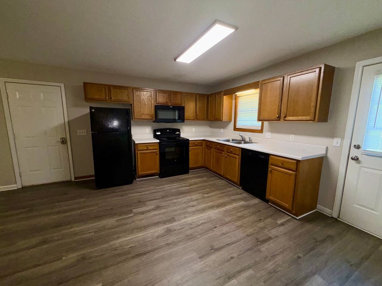 119 Vineyard Rd - Photo 4 of 11