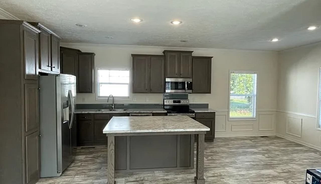 379 Blanche Cir - Photo 4 of 14
