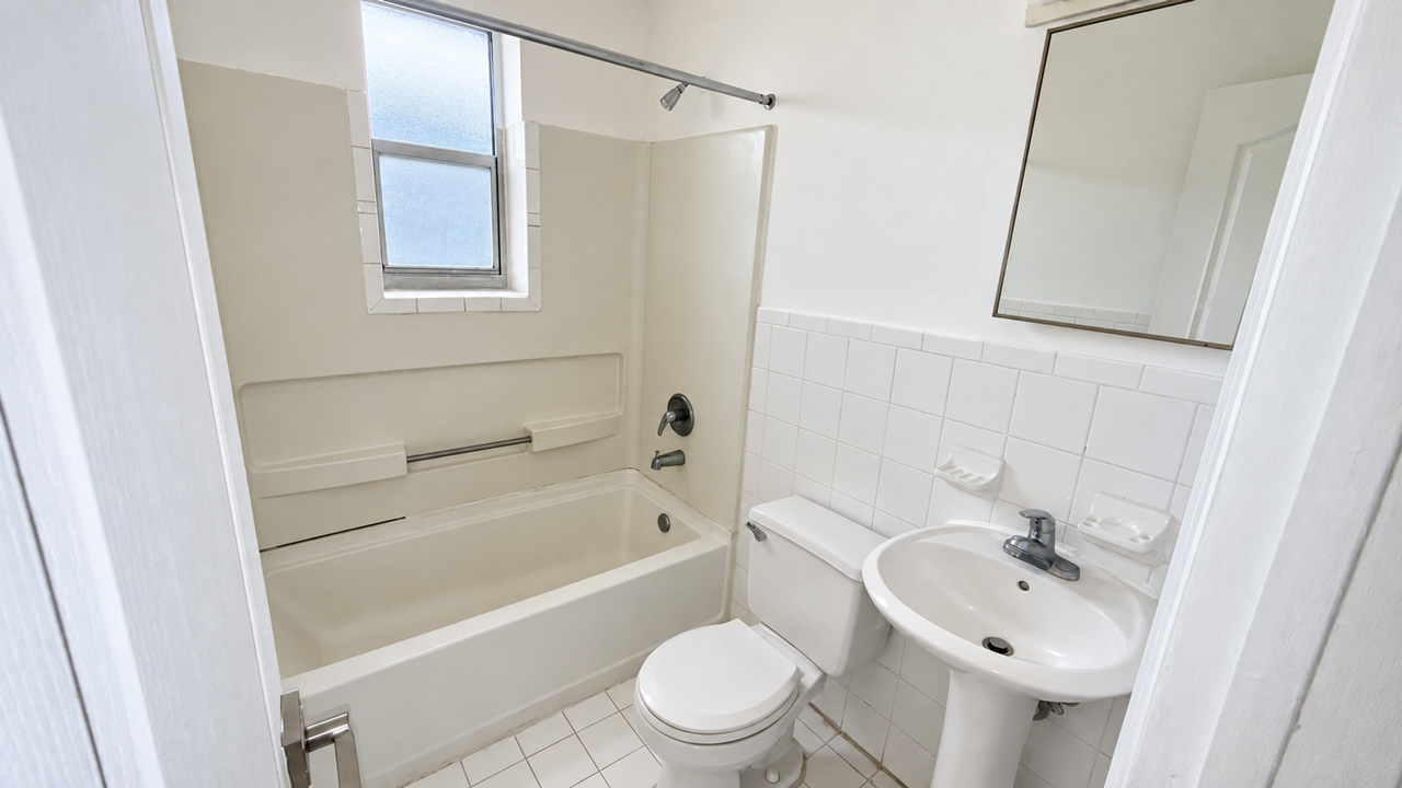 275 Nw 10th St - Photo 5 of 10