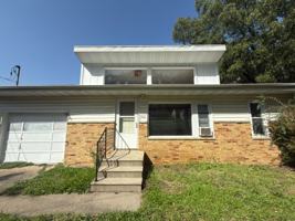 featured image of 2602 W John St
