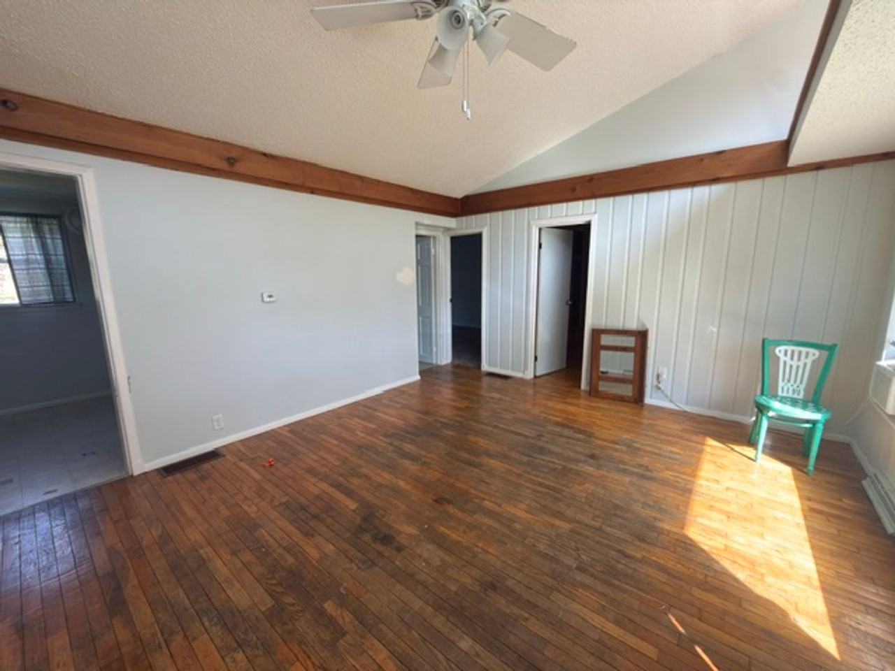 2602 W John St - Photo 2 of 9
