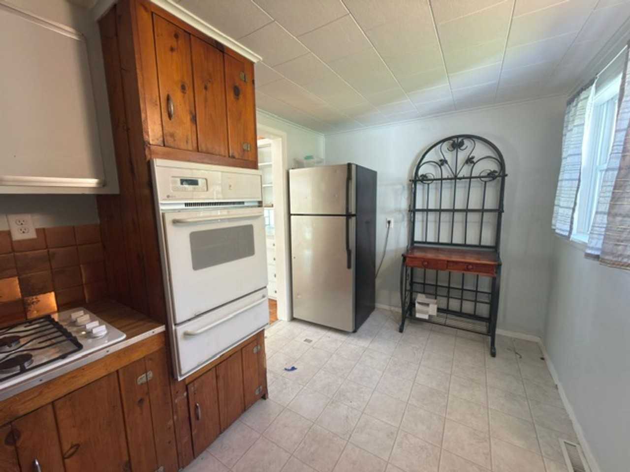 2602 W John St - Photo 4 of 9