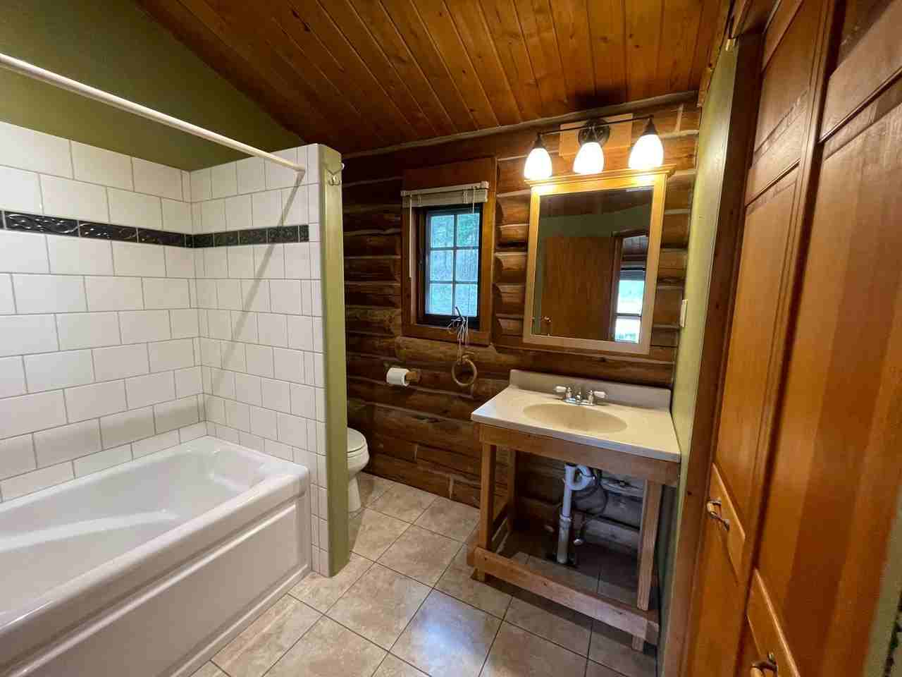 490 1st St - Photo 5 of 11