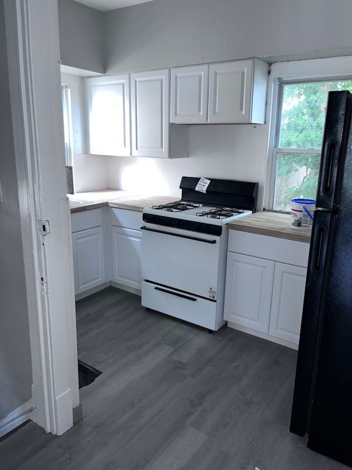10705 Greenlawn Ave - Photo 5 of 12