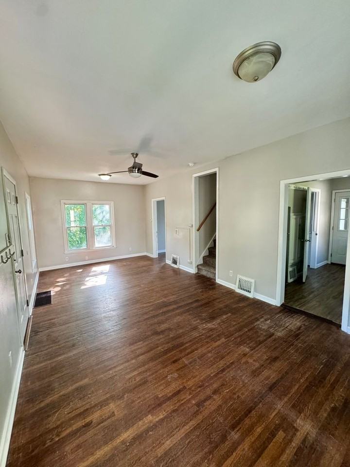 3002 Woodland St - Photo 6 of 29