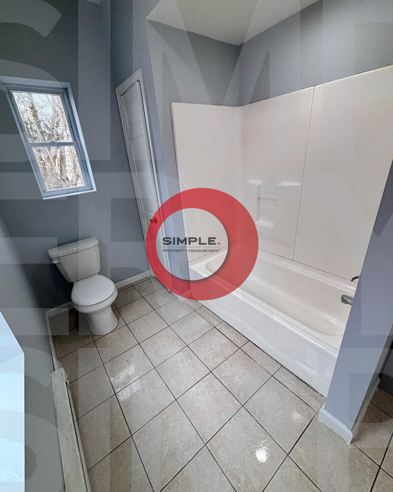 113 W Elm St - Photo 4 of 18