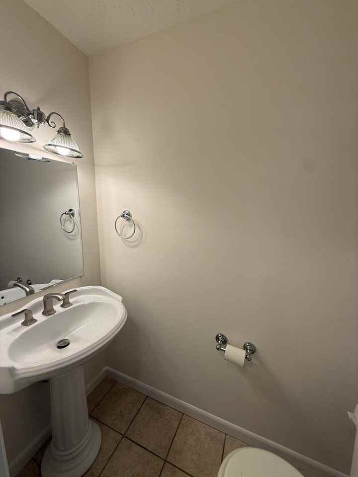 1347 Rigbie Hall Ct - Photo 7 of 18