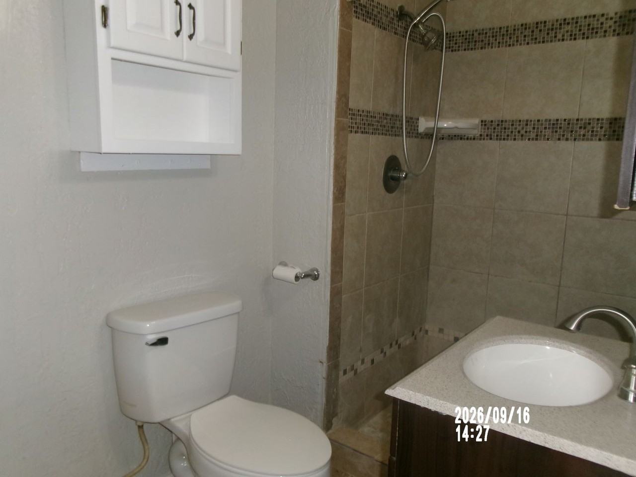 1612 Nw 25th St - Photo 5 of 11