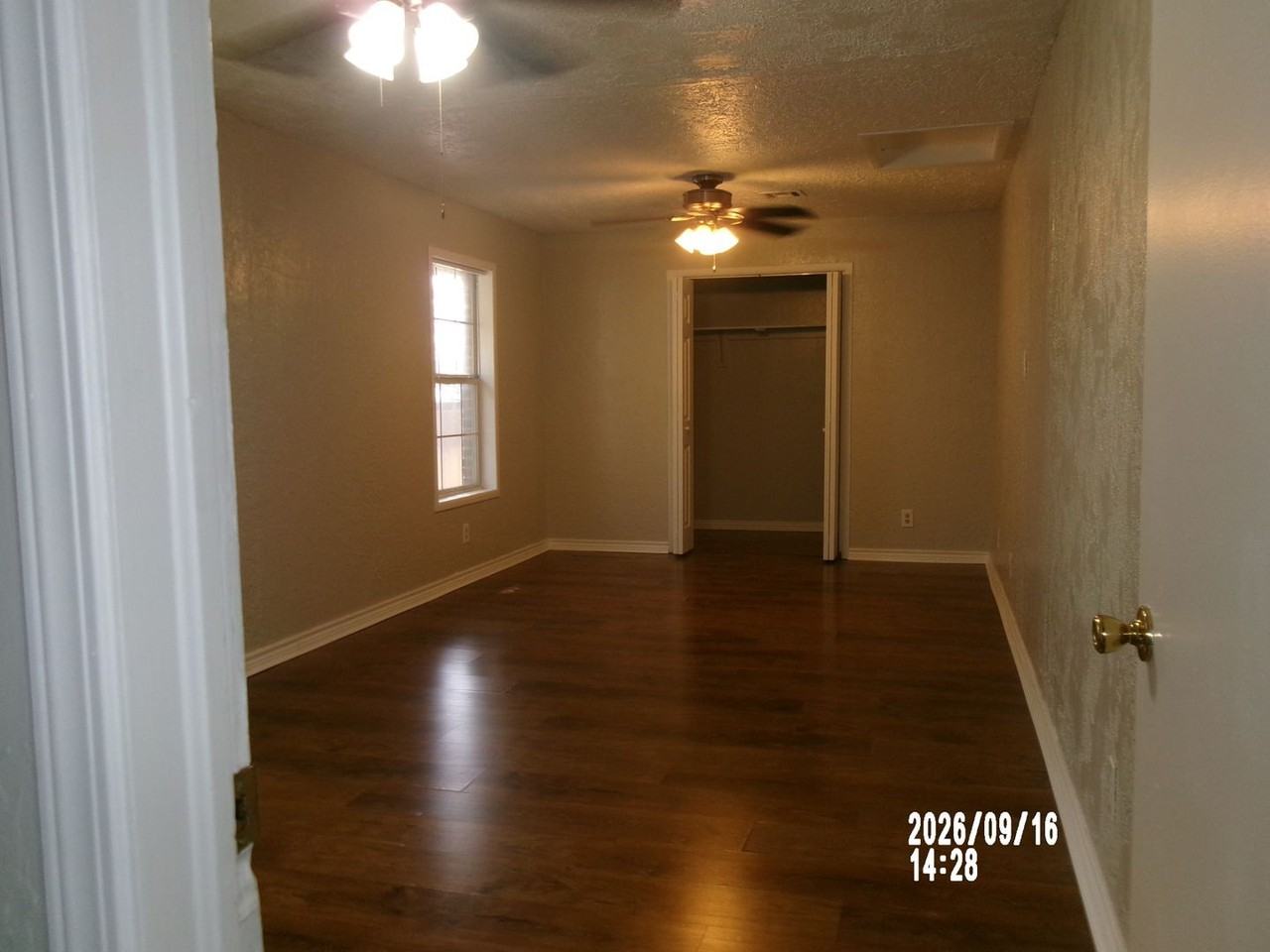 1612 Nw 25th St - Photo 6 of 11