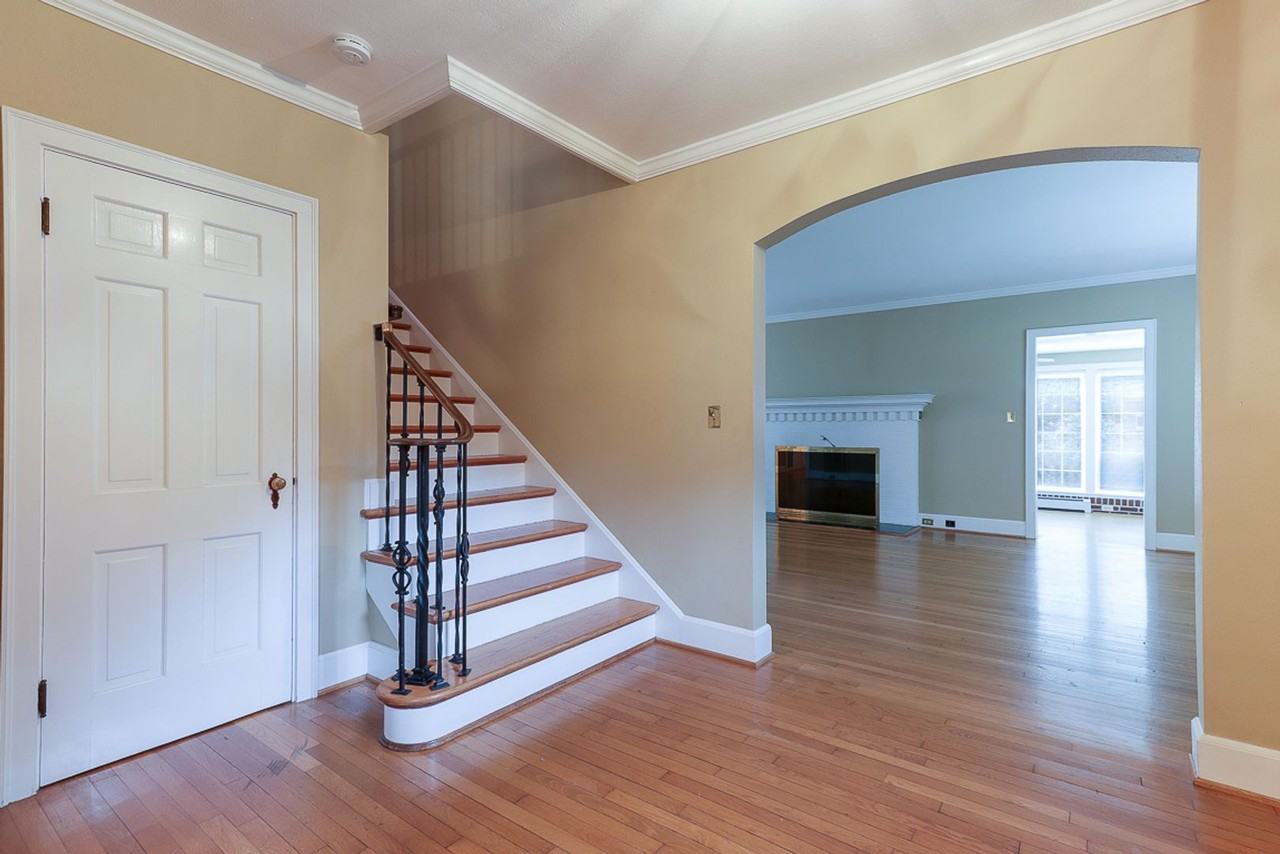7604 Gleneagles Rd - Photo 7 of 47