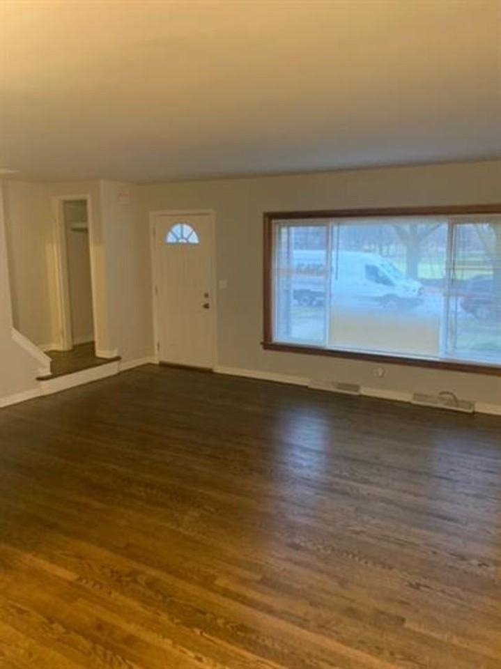 417 S William St - Photo 5 of 12