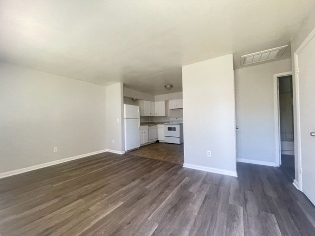 1029 S Glenn St #1 - Photo 4 of 10
