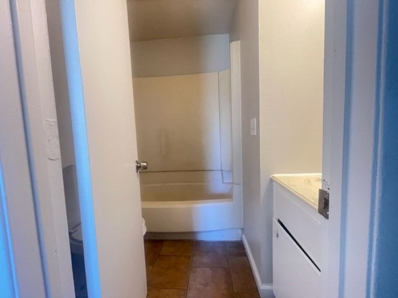 1031 S Glenn St #1 - Photo 7 of 10