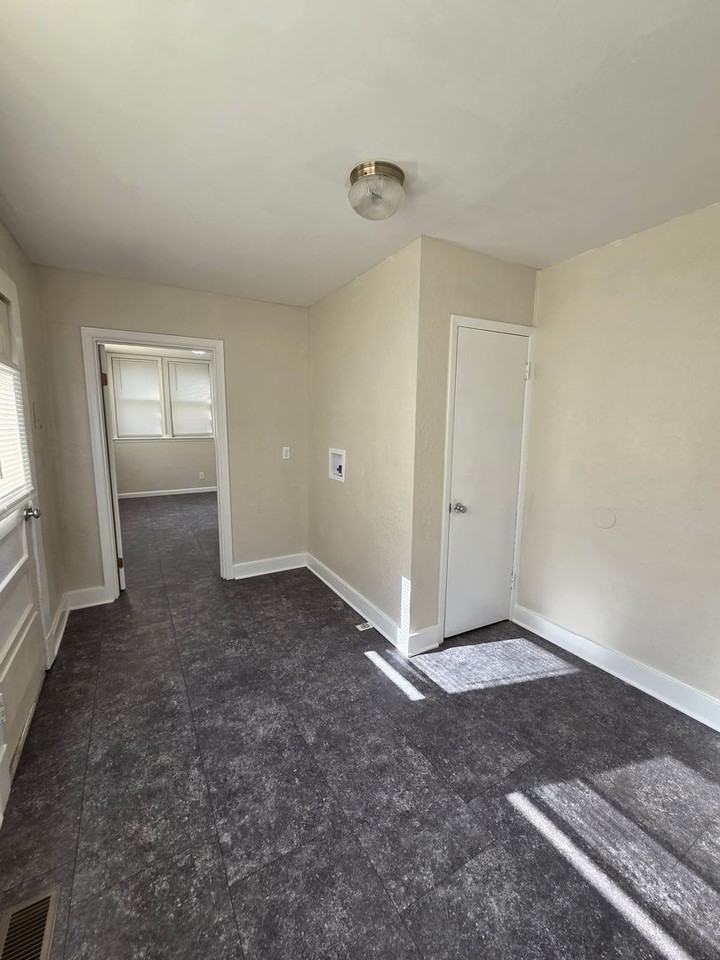 1530 S Topeka Ave - Photo 3 of 16