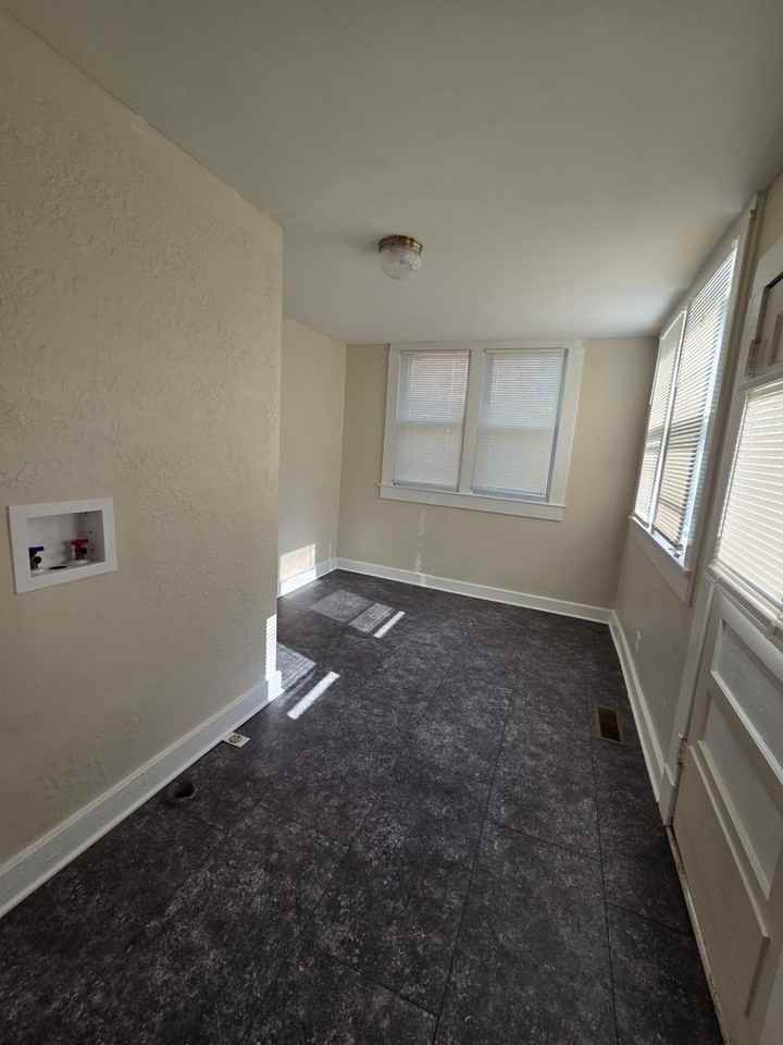 1530 S Topeka Ave - Photo 4 of 16